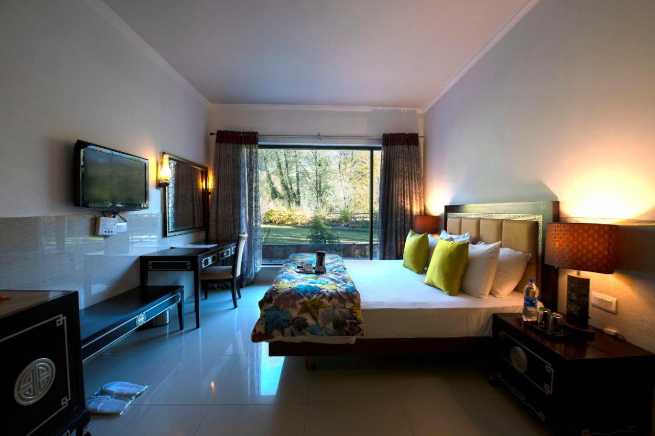 Mastiff Grand Manali Resort Exterior foto